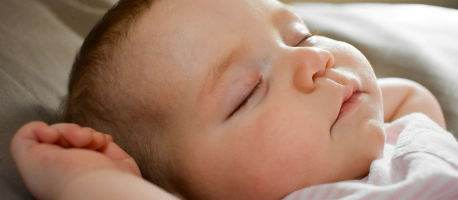 bébé dort tout seul