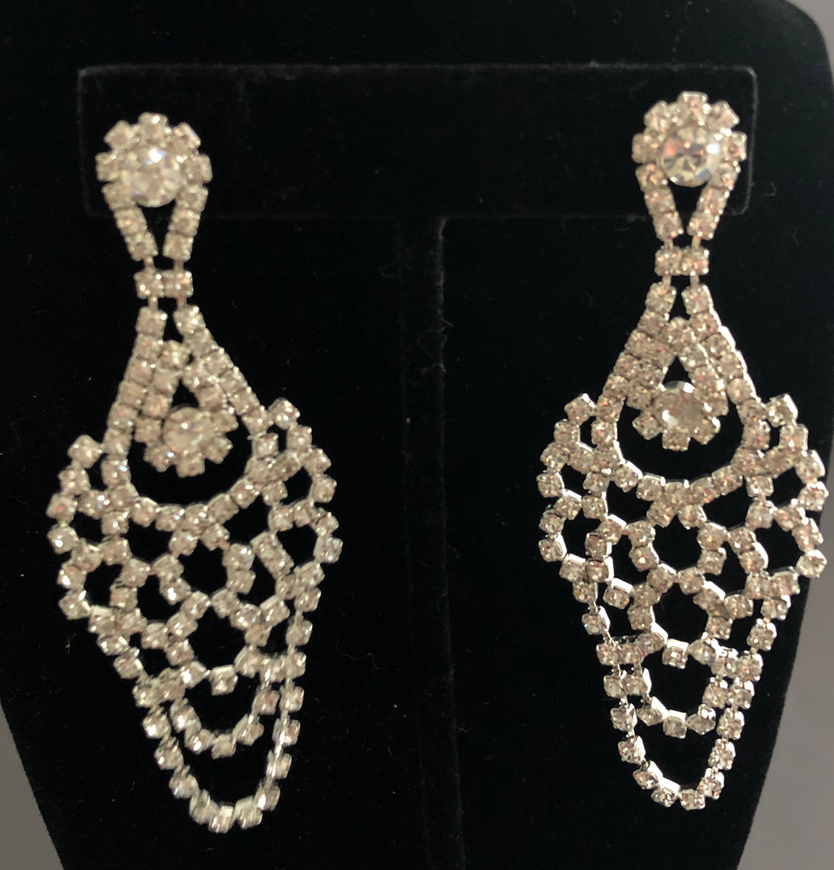 Silver like lace clear Austrian crystal pierced earring