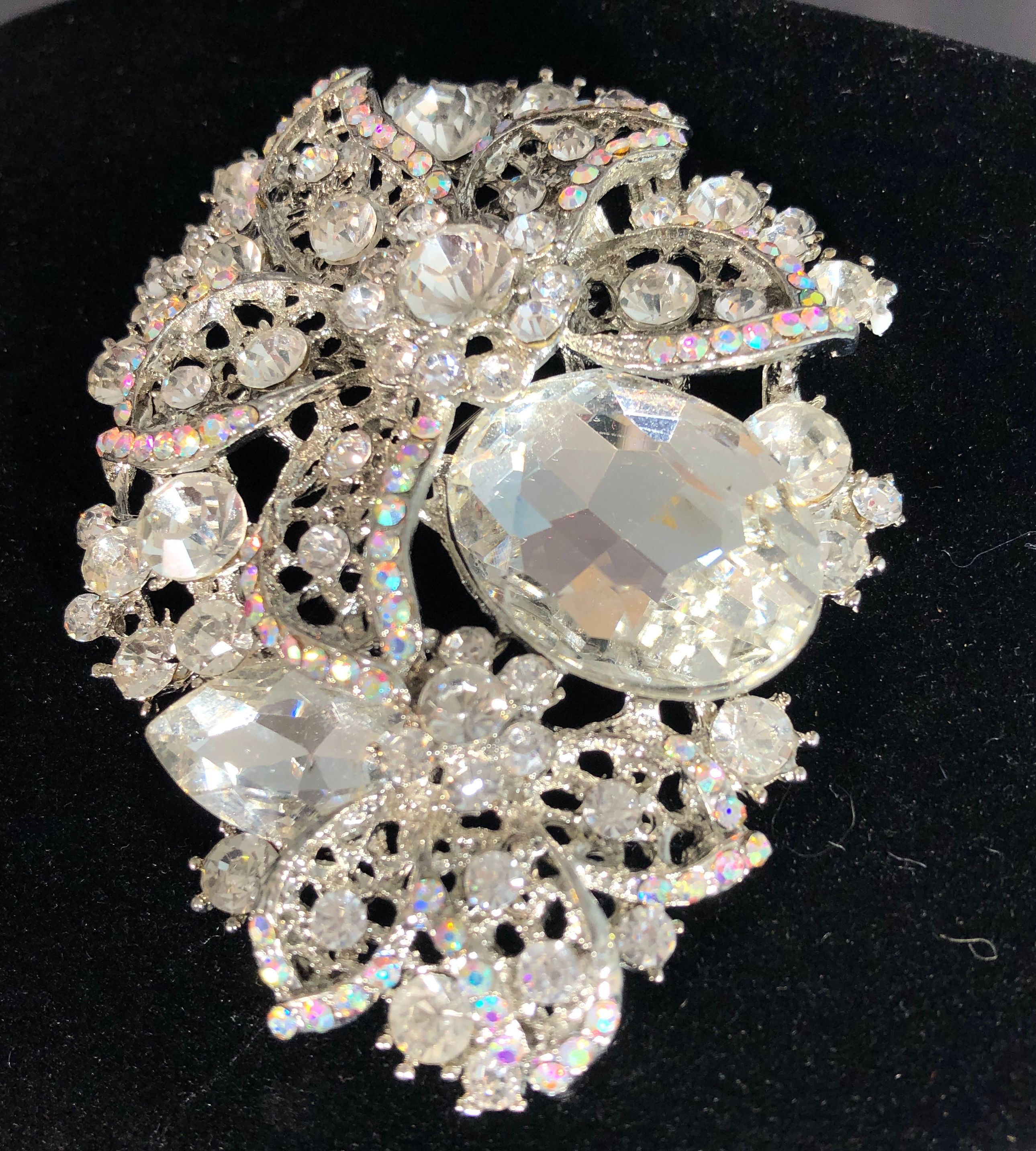 Large CLEAR Austrian crystal brooch