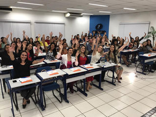 Auditório lotado para palestra sobre Empreendedorismo Feminino, promovida pela CDL de Teixeira de Fr