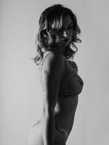 Séance Photo Book Polas et mode en Studio à Sète et Montpellier