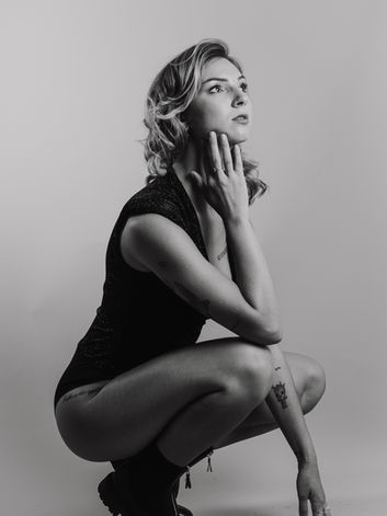 Séance Photo Book Polas et mode en Studio à Sète et Montpellier