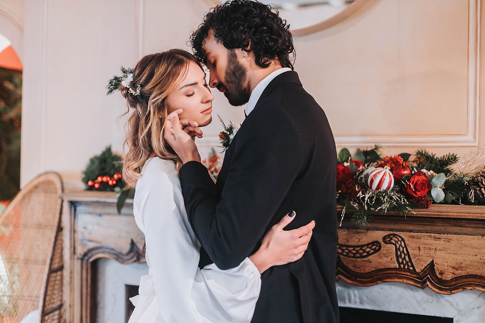 Couple lors d’un shooting de mariage d’hiver au Domaine du Petit Malherbes à Aimargues