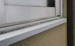 建物の雨漏りを引き起こしやすい!サッシのシールをチェック!