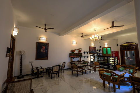 Cozy Cafe and Room