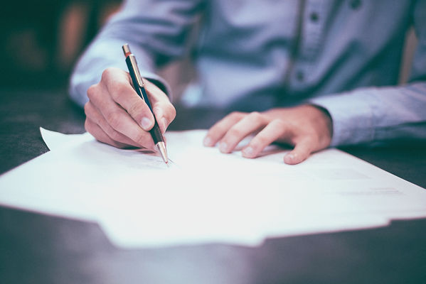 Firma de contrato_editado.jpg