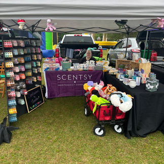 Scentsy Gallery Booth with employees