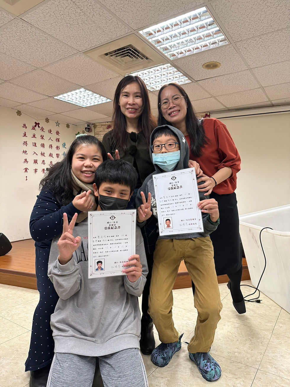 LINE_ALBUM_20231217約翰、香柏樹小組福音聚餐活動_231220_51