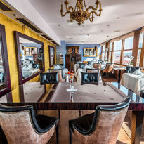 Golden Well Hotel