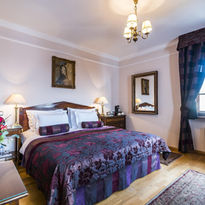 Golden Well Hotel