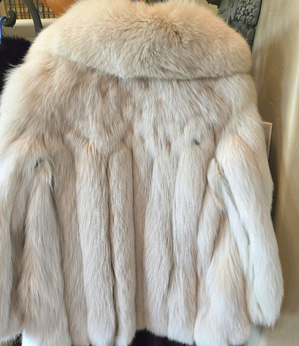 Luxurious Ivory Fox Fur Coat with Oversized Collar sz L | My Site