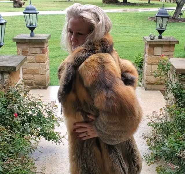 Thumbnail: Amazing Parisian Red Fox Fur Coat