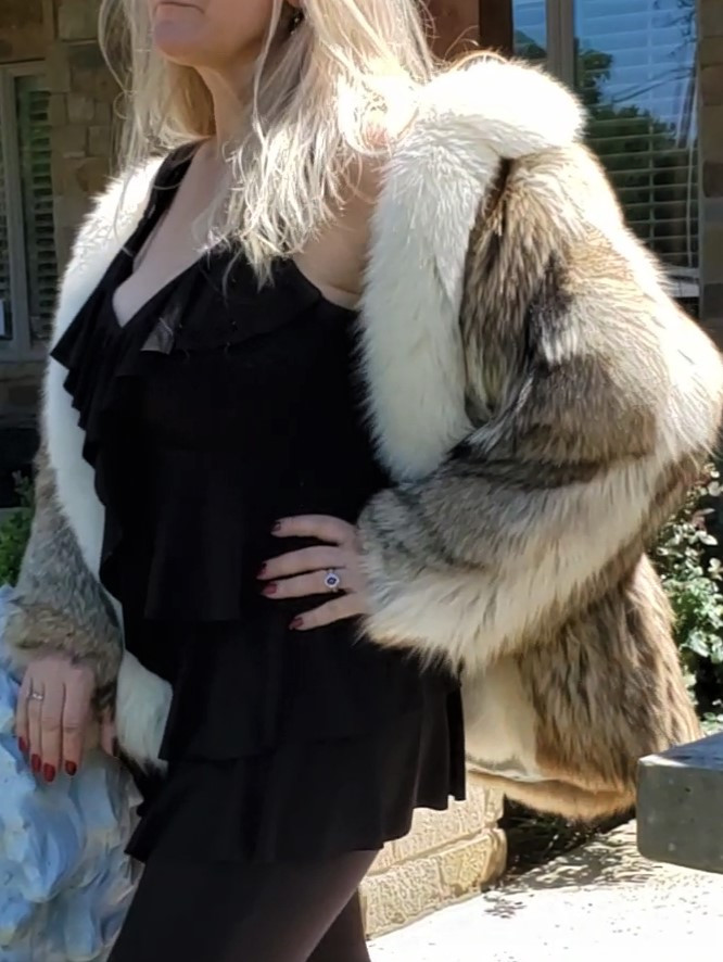 Thumbnail: Luxurious Coyote (?) & Fox Fur Coat Tans/Ivory szM