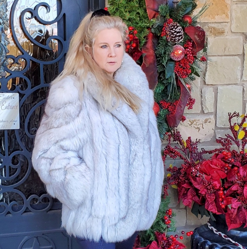 Thumbnail: Gorgeous Blue Fox Fur Coat w/Oversized Shawl Collar & Rolling Sleeves