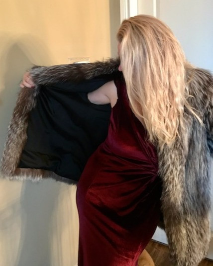 Thumbnail: Stunning Silver Fox Fur Coat
