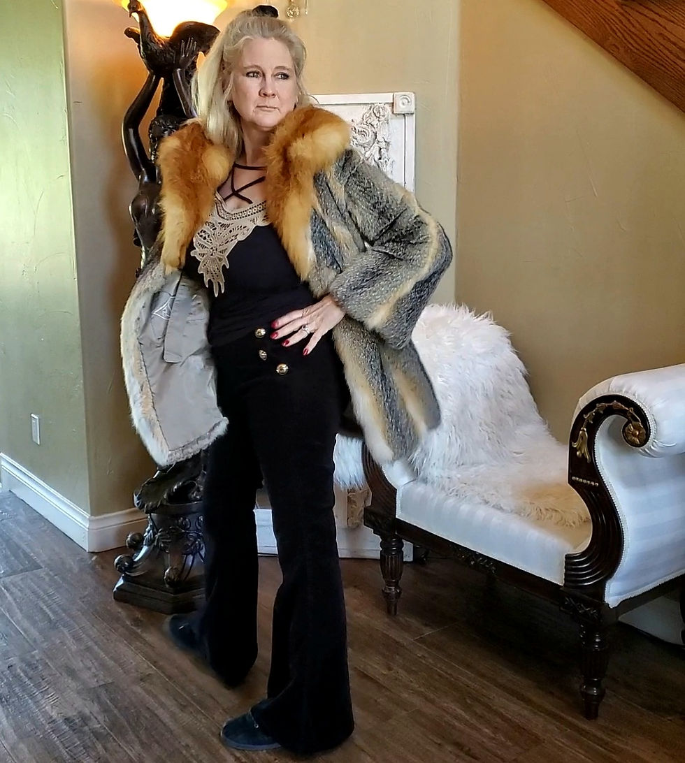 Thumbnail: STUNNING, GORGEOUS, SOFT Grey/Red Fox Fur Stroller sz M