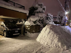 大雪でもデリカで出かけます。