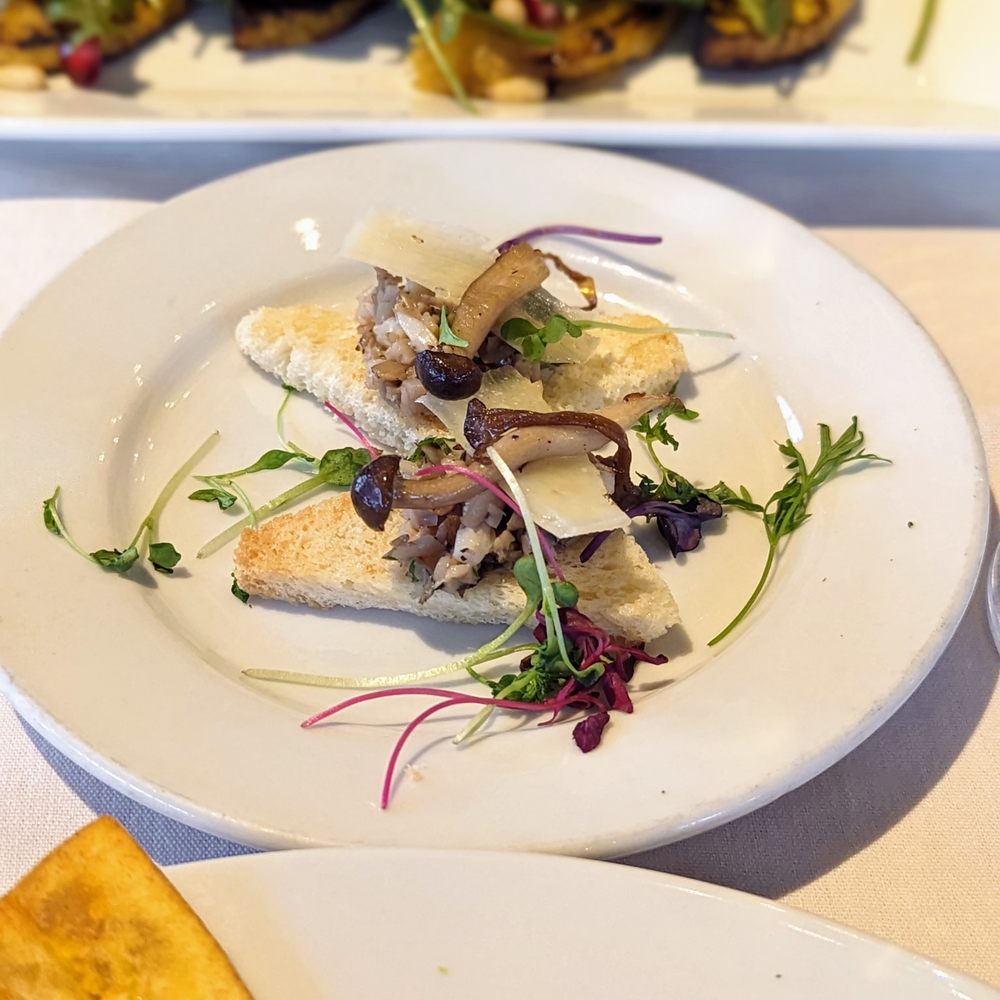 Mushrooms with Truffle on Toast Points