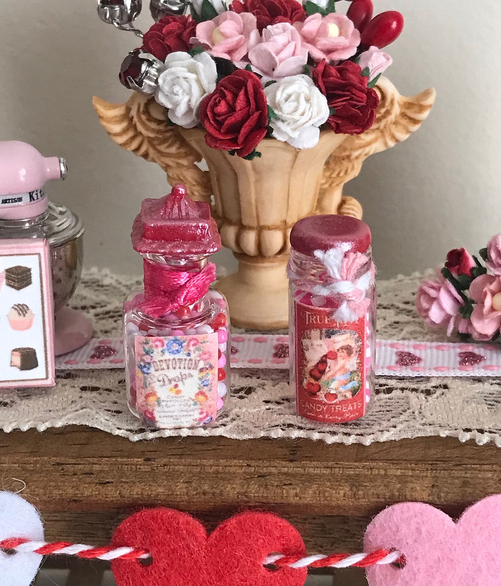 One Valentine's Day Dollhouse 1:12 Glass Jar w/ Sweets in 2 Different Styles