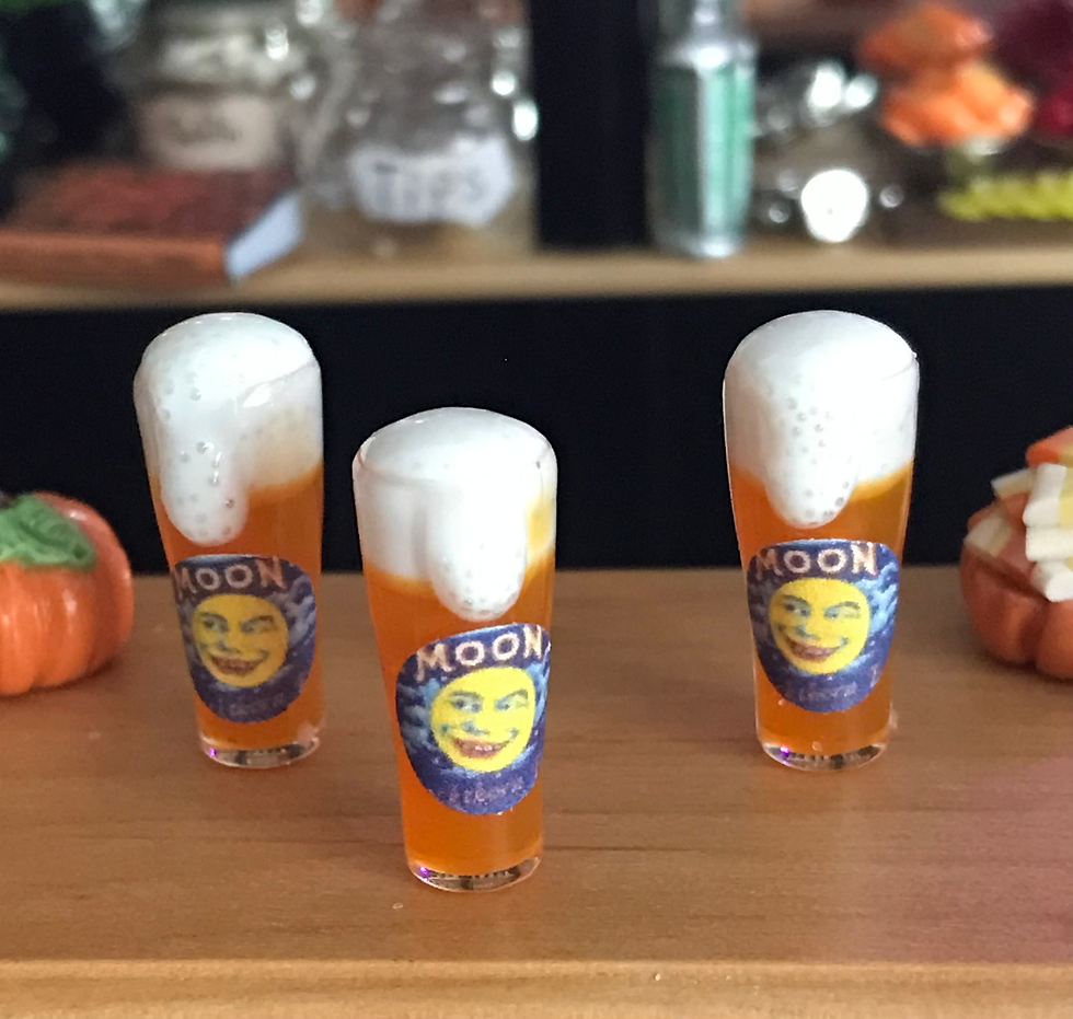 One Miniature Dollhouse 1:12 Scale Foamy Halloween Pumpkin Beer with Cup Label