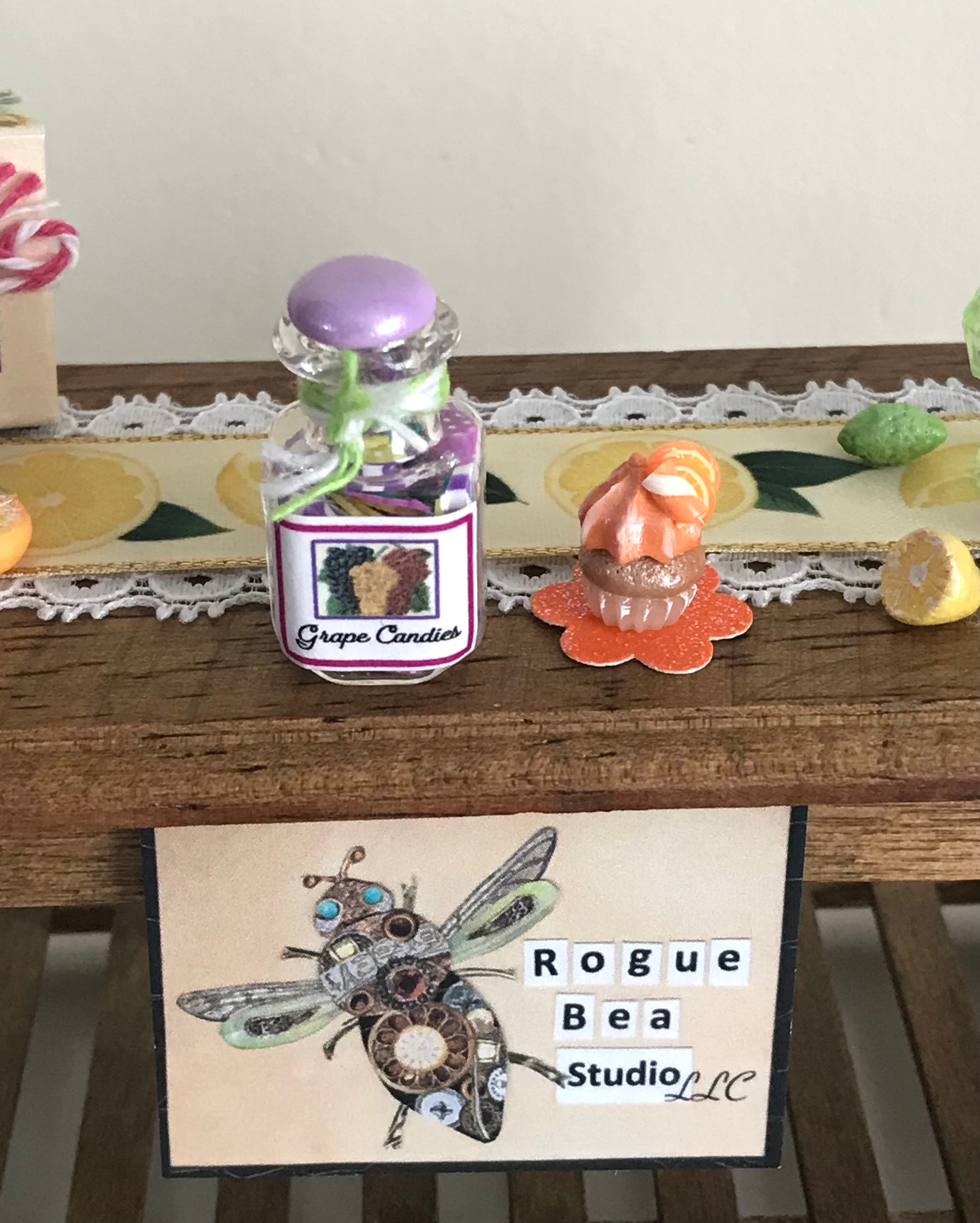 Set of 2 Mini Dollhouse 1:12 Grape Fruit Glass Candy Jar & Orange Cupcake Decor