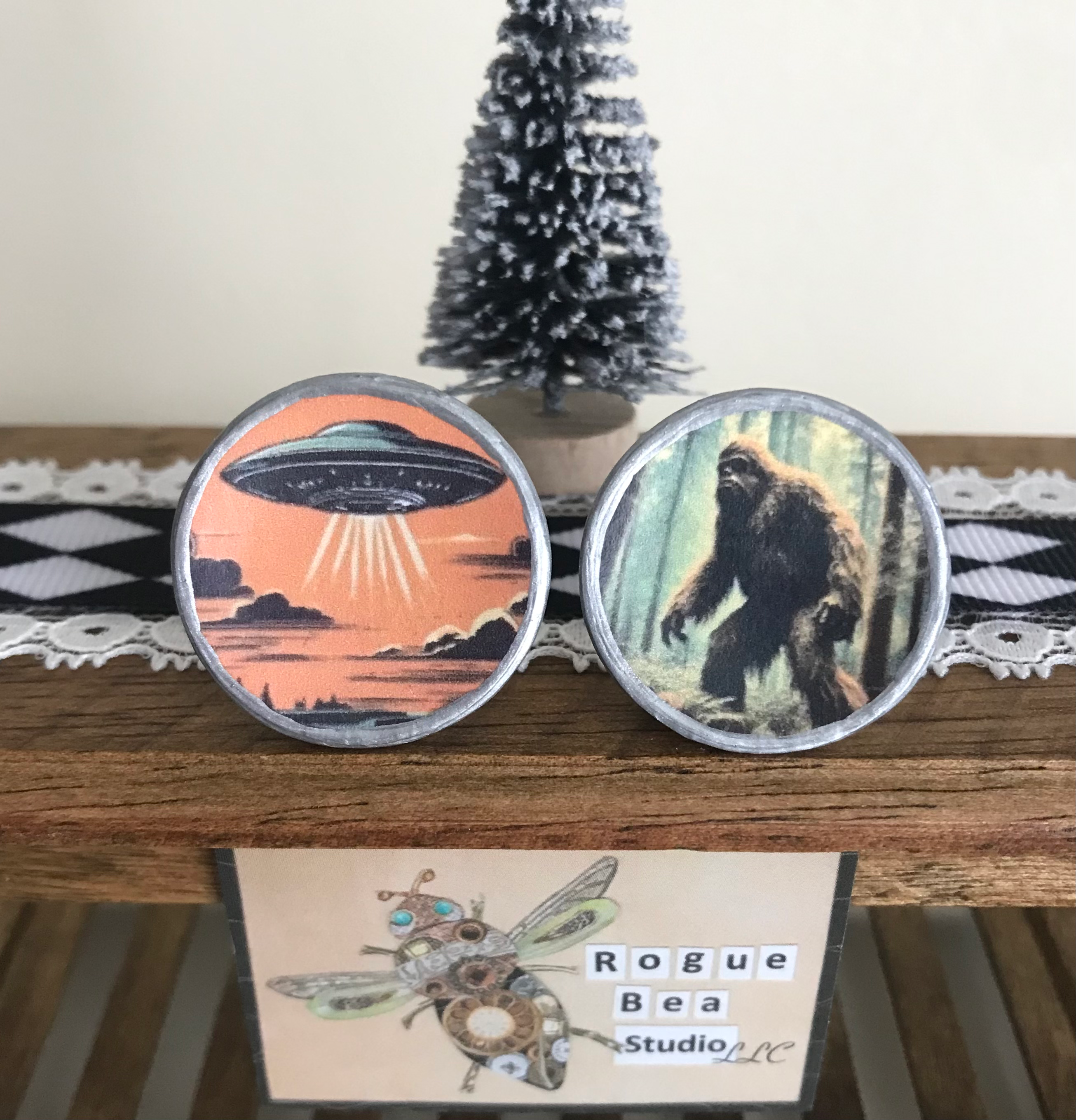 Set of 2 Mini Dollhouse, 1:12 Scale UFO & Sasquatch Ceramic Plates, Curiosities