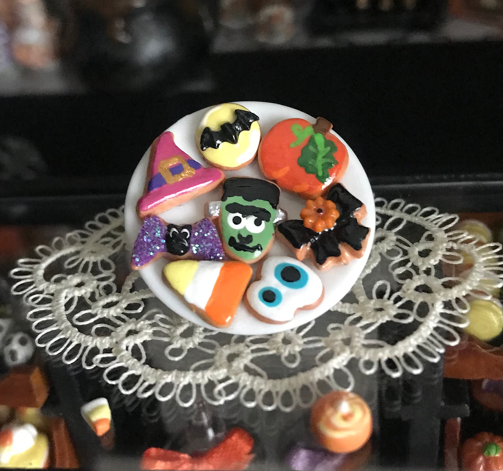 Thumbnail: Mini Dollhouse, 1:12 Halloween Decorated Ceramic Cookie Plate, Frankenstein
