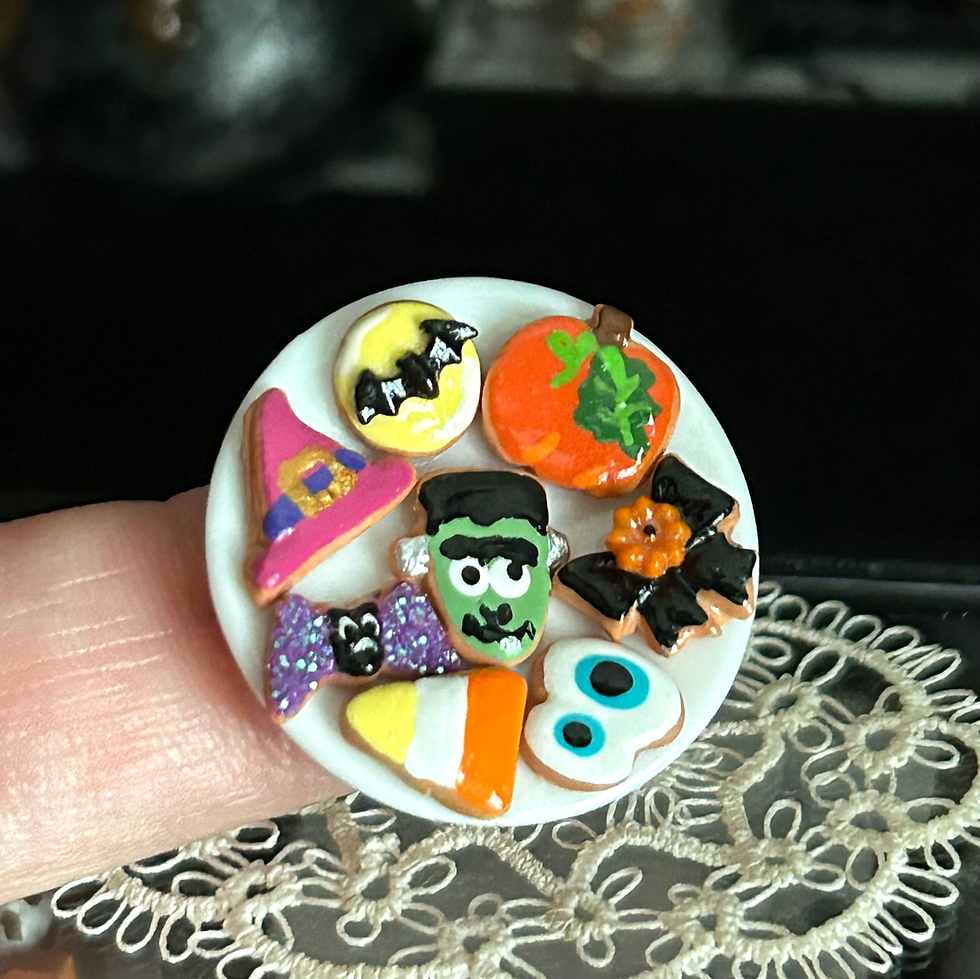 Thumbnail: Mini Dollhouse, 1:12 Halloween Decorated Ceramic Cookie Plate, Frankenstein