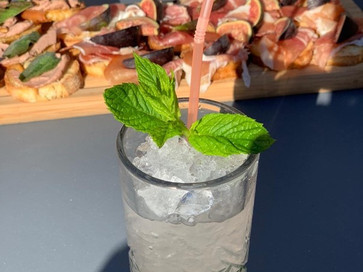 Crostini + Mojito