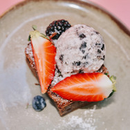 BROWNIE CON HELADO DE OREO