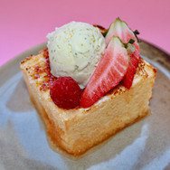 TORRIJA DE ANNA CON HELADO DE FLAÓ