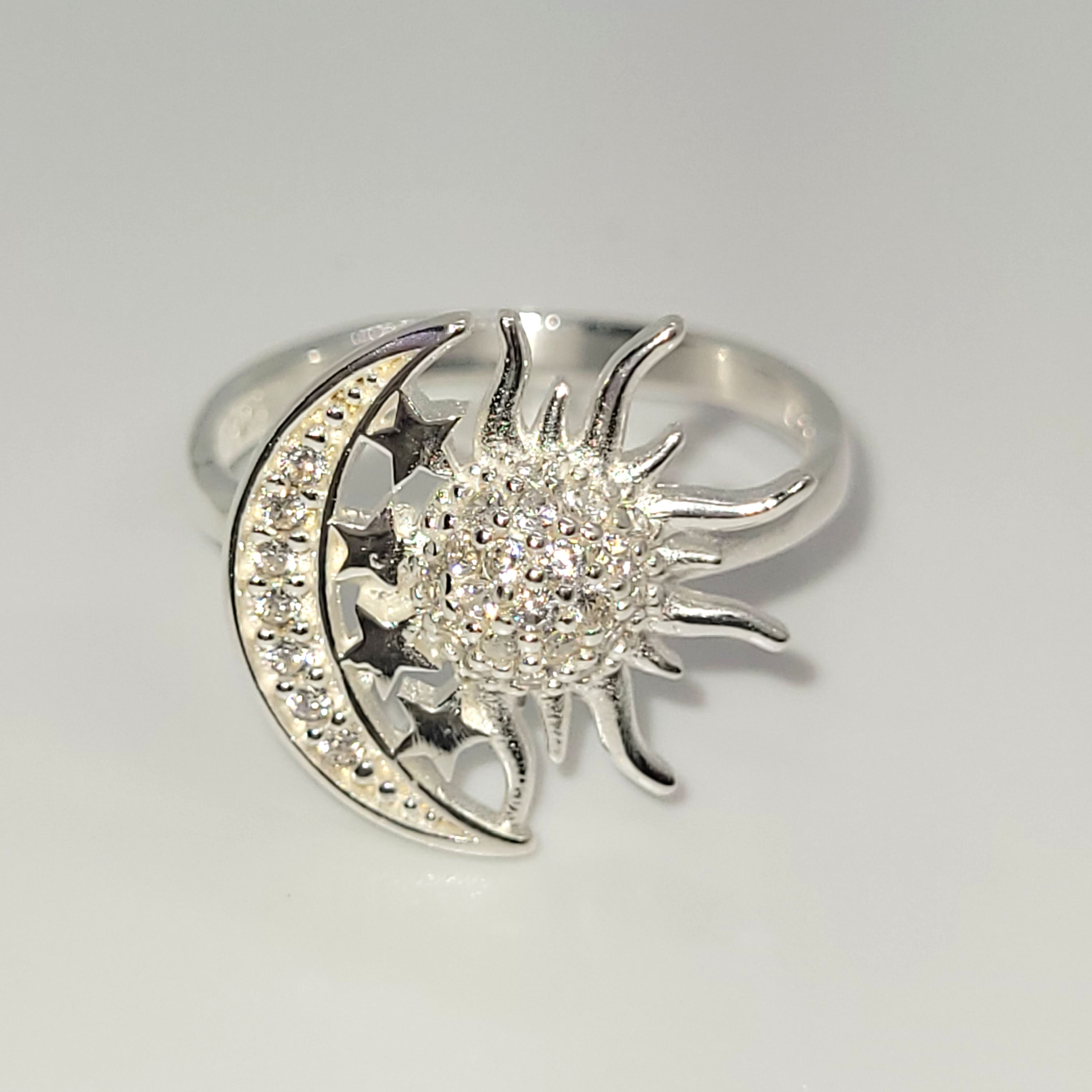 Anillo de luna y sol completo