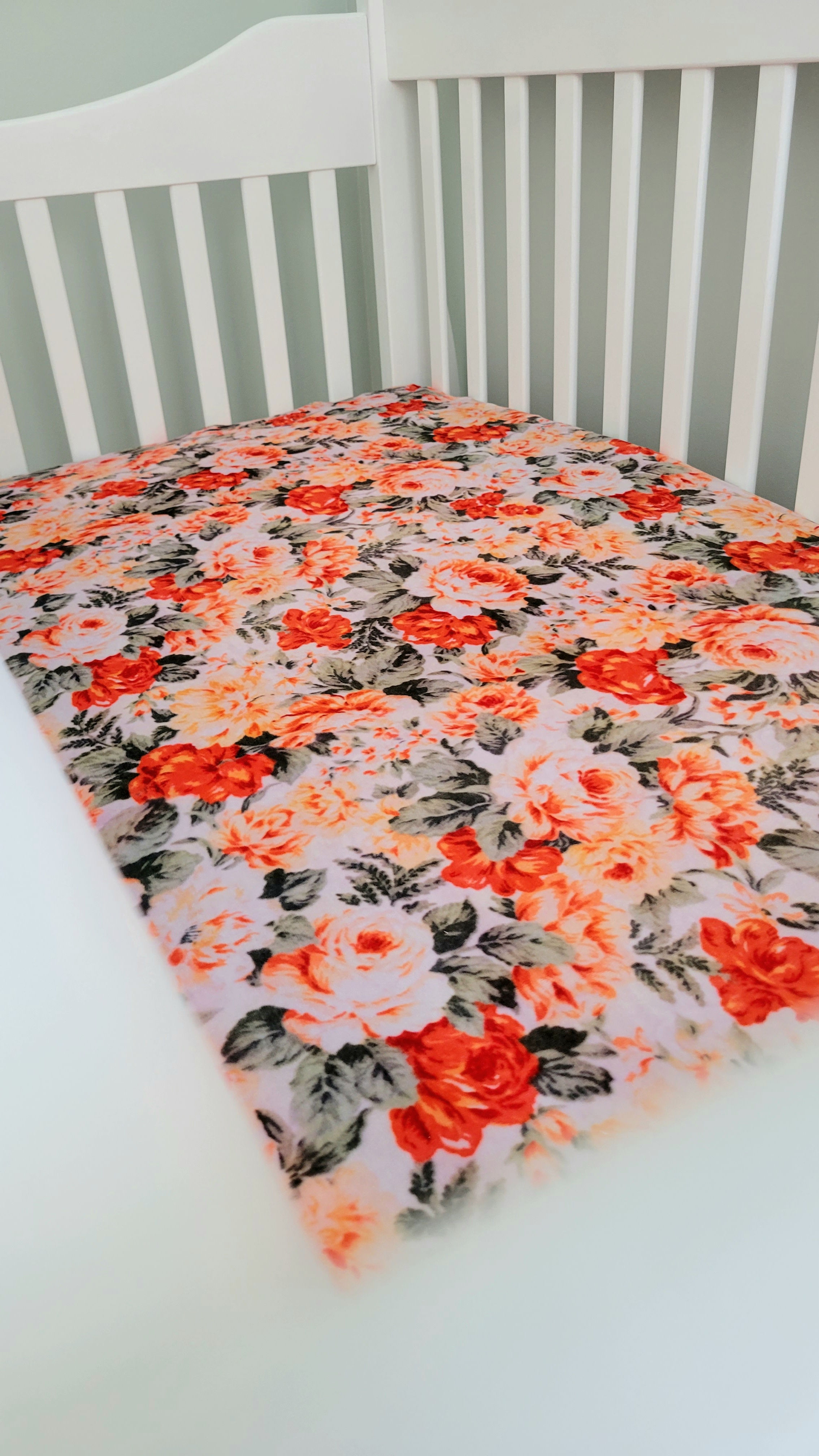 Literie | Drap contour (Couvre matelas) lit de bébé | Floral vintage