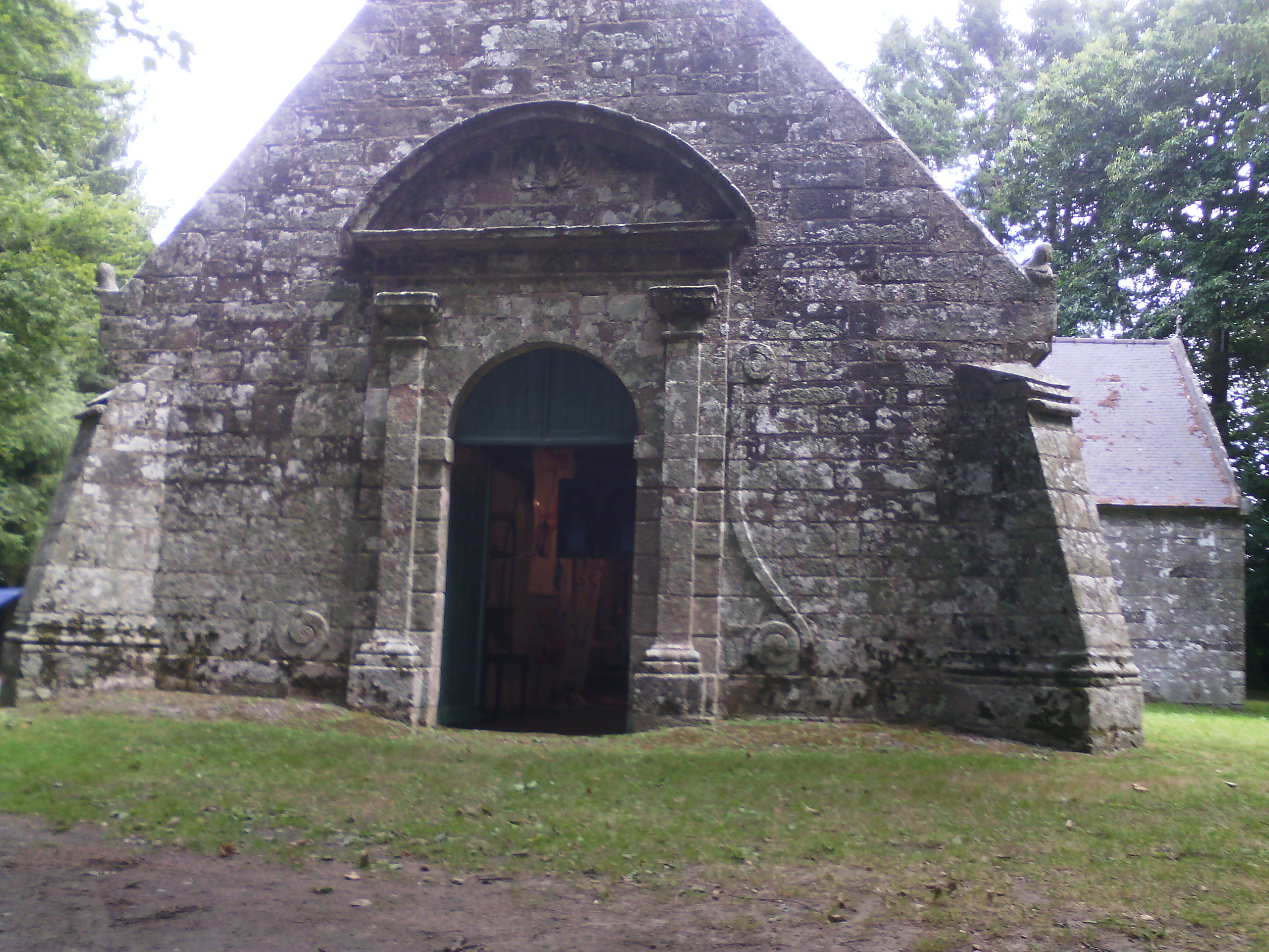 Porte principal de la Chapelle de G