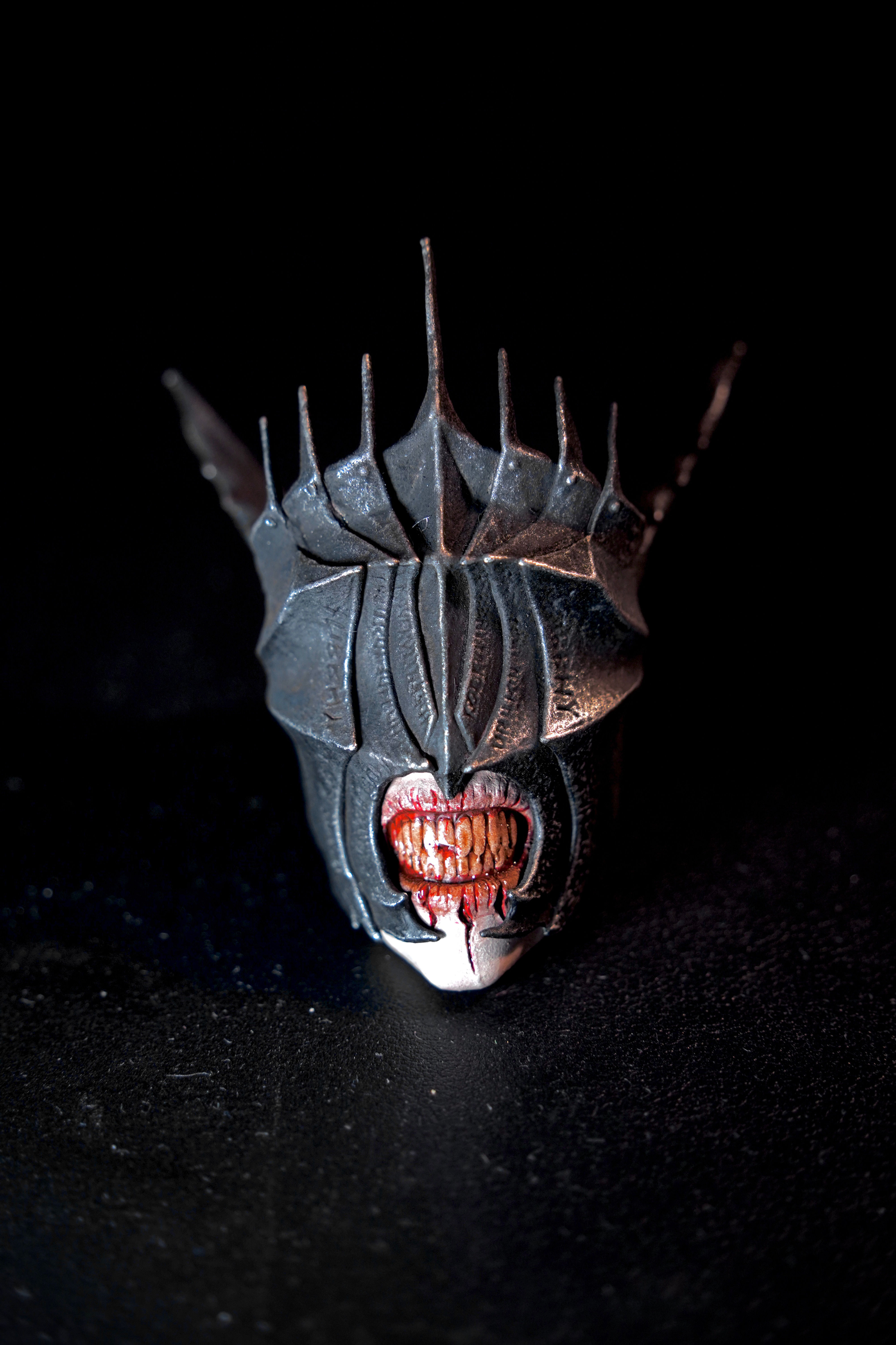 Envoy of the Dark Lord 1/6 (Metal Helmet)