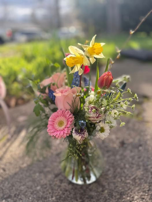 Thumbnail: Spring flowers. Tulips. Fillers Flowers by the stem. Greens. 
