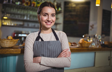retrato-sorriso-garconete-que-esta-no-contador.jpg