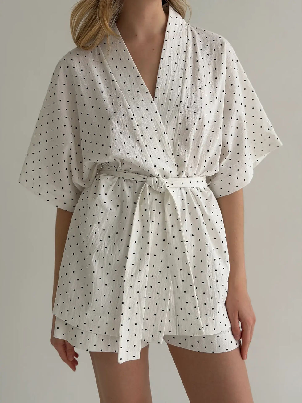 Прев'ю: Костюм кімоно та шорти бавовна варена « Горох чорний на білому»