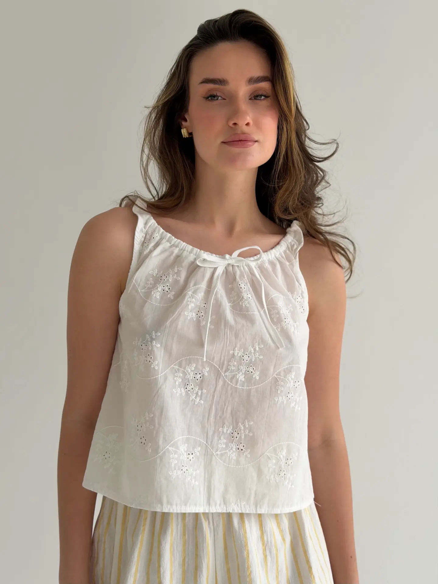 Майка прошва «квіти» біла зі шнурком, «onesize” 