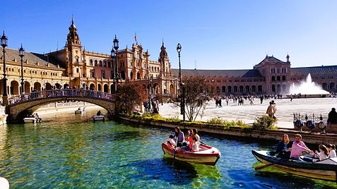 Plaza de Espana bridge and fountain