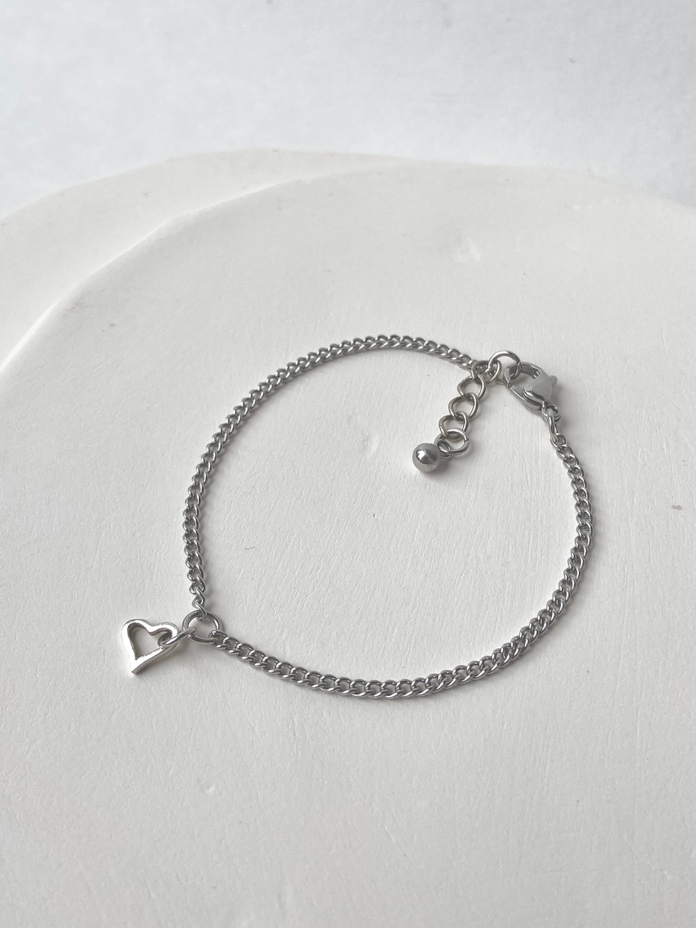 Miniature : Bracelet petit cœur argent 925 sur chaîne stainless ajustable, bijoux artisanaux québécois La Galante