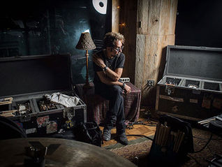 Cyndi Lauper & Tony Brown
Cutting Country Gold, Old-Style, With Nashville's Finest