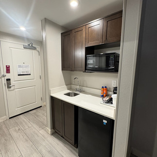 Wet bar in Hampton Inn in Marathon