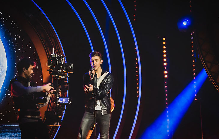 Max-Eurovison-with-stedicam-guy-2.jpeg