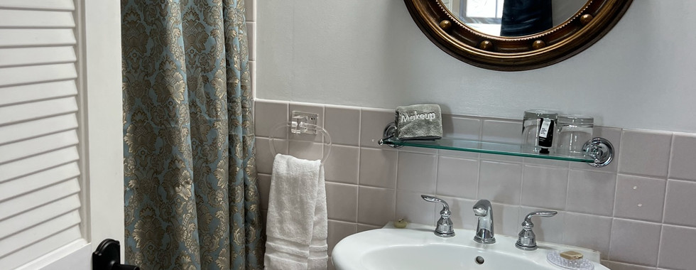 Captain Dillingham bathroom at The Inn at Benicia Bay