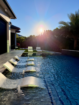 Sun shelf with lounge chairs