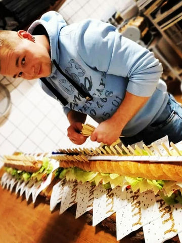 André Knüpfer Belegt ein Partybaguette