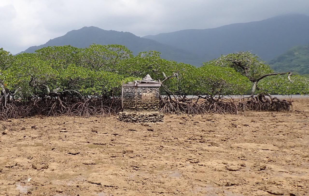 La Parouse Monument, Santa Cruz Islands - Strannik Ocean Voyages