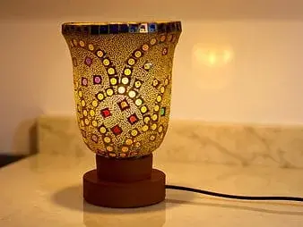 table-lamp-side-view