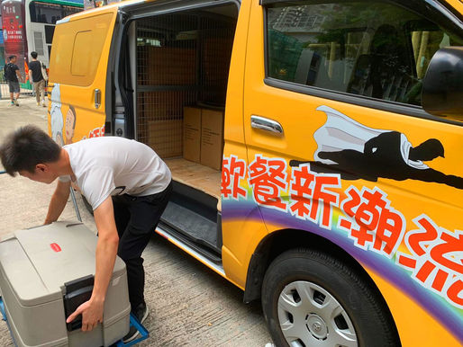 【軟餐宅急便專車】軟餐俠前往各大機構送月餅軟餐